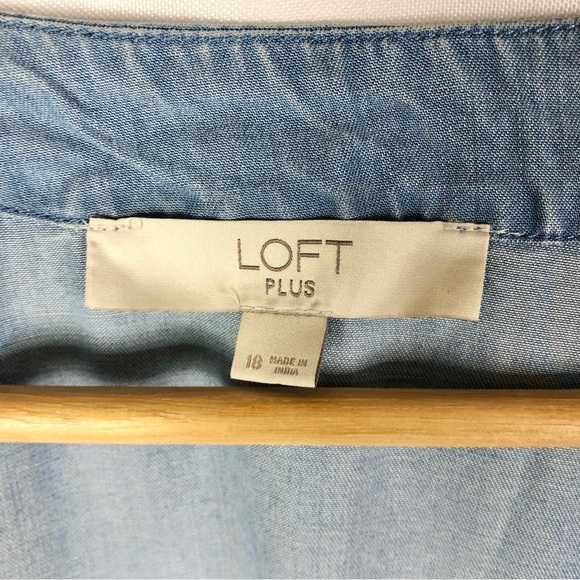 Ann Taylor LOFT Plus Blue Chambray Wrap Short Sleeve Top 18 - Picture 5 of 5